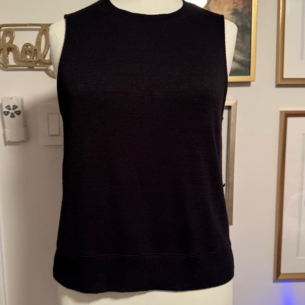Rag & Bone knit top with buttons on each side (size m) 0025